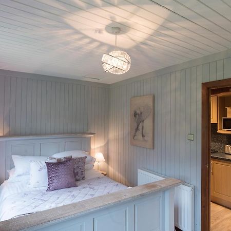 Bluebell Lodge 9 With Hot Tub ニュートン・スチュワート エクステリア 写真